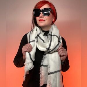 WHITE & BLACK / Windowpane Shawl Scarf Wrap / Fringe